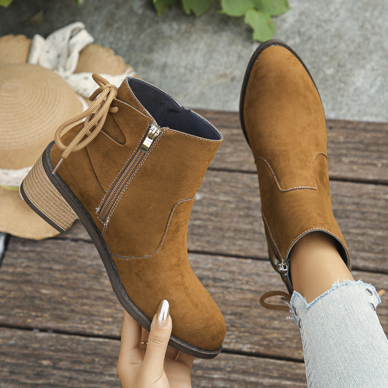 Joana | Botas Clássicas de Cano Curto com Salto Largo