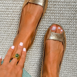 ADELINA SANDÁLIAS DOURADAS CONFORTO CHIC