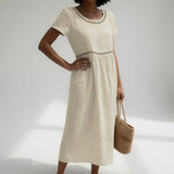 Olivia - Vestido Midi com Acabamento em Olhal