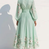 Danica | Vestido midi verde claro com padrão floral