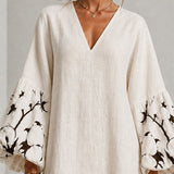 Vestido Mini com Decote em V Branco e Mangas Bufantes com Estampa Floral