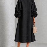 Vestido Midi Preto Floral com Botões e Punhos Florais Marcantes