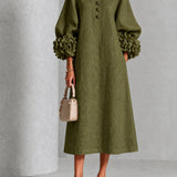 Vestido Midi Botão Floral Verde Oliva com Punhos Florais Marcantes