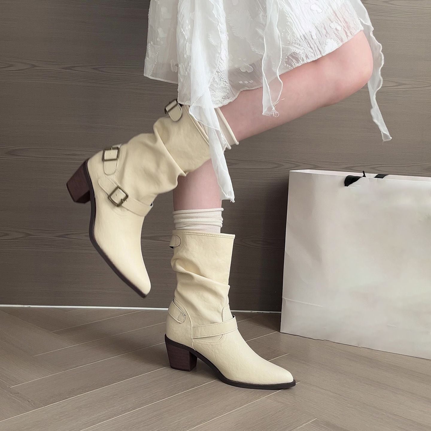Margarida | Botas Casuais Elegantes de Salto Médio