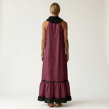 Maria | Vestido Maxi Sem Mangas com Decote em Renda e Acabamento em Contraste