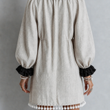 Vestido Mini de Manga Puff com Franjas e Bordo em Cor-Block