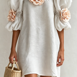 Vestido Mini Liso com Aplicação Floral em 3D e Decote Quadrado com Mangas Puff